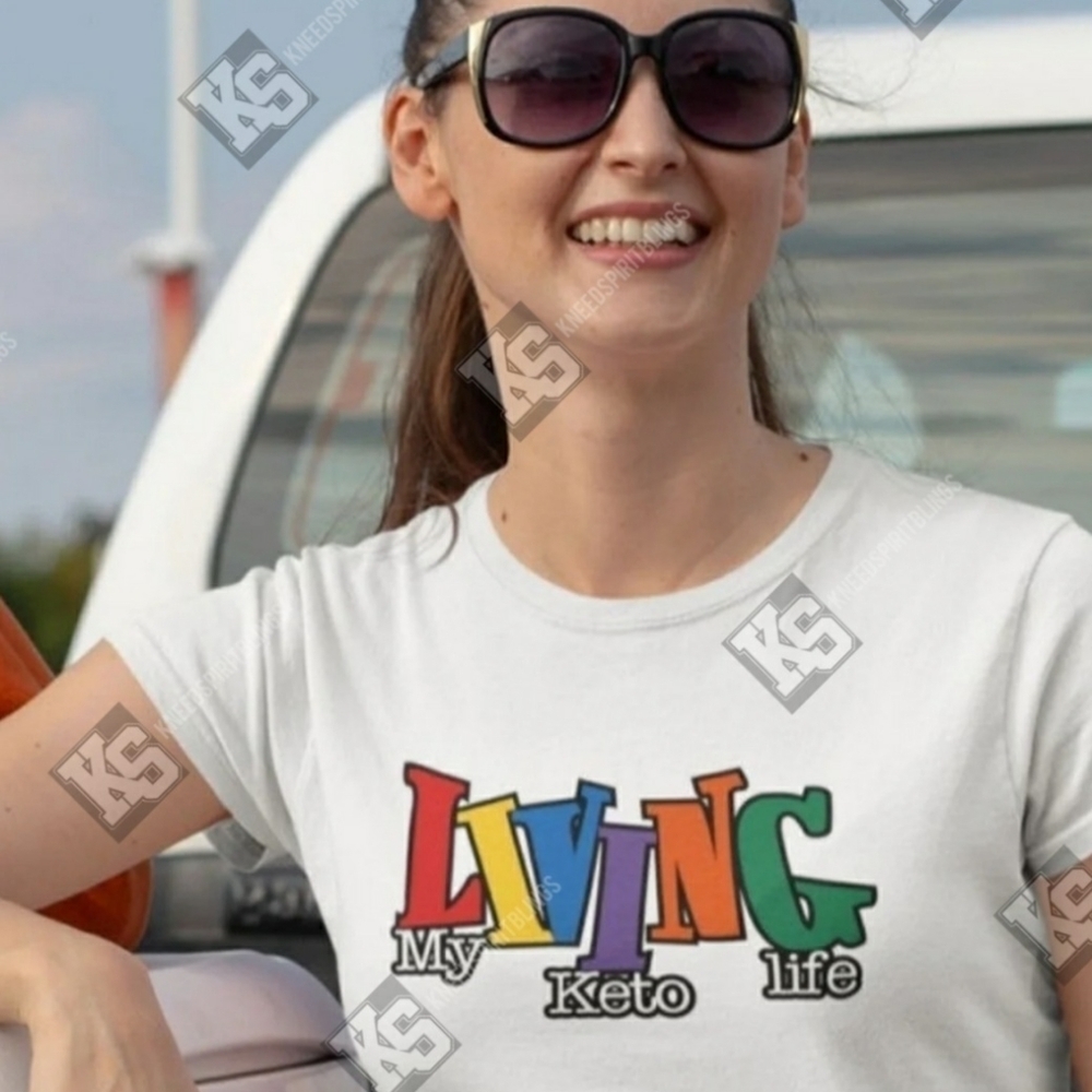 Living My Best Life Tee - Picture 2 of 9